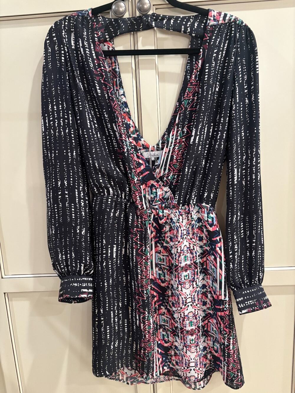 Parker Women's Long Sleeve Deep V-Neck Mini Dress Size XS 00-4